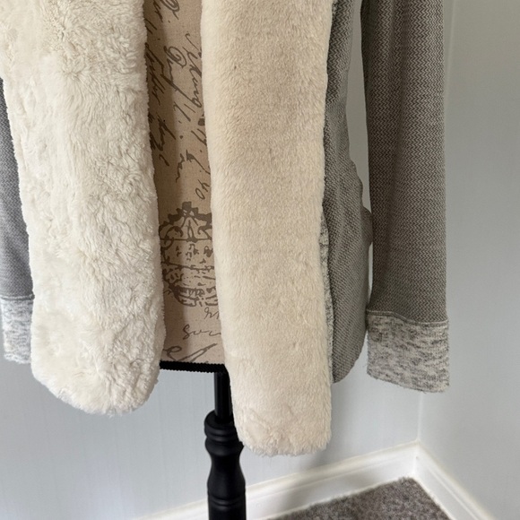 Anthropologie Saturday Sunday Ambrose faux fur cardigan XS - Picture 5 of 8